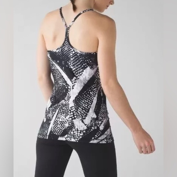 Lululemon Power Y Tank | Black White Abstract | Women’s 8 - Picture 4 of 11